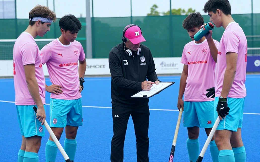 একটি প্রাদেশিক দল, আঠারো দিন, ছয় শহর: পাকিস্তানের হকি আয়না যেভাবে আমাদের নিজের মুখ দেখায়